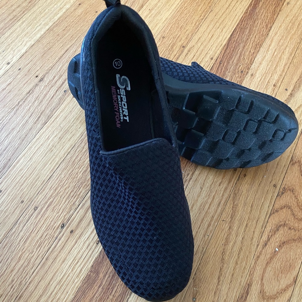 New Skechers - Sport Memory Foam - Black/ Size 10